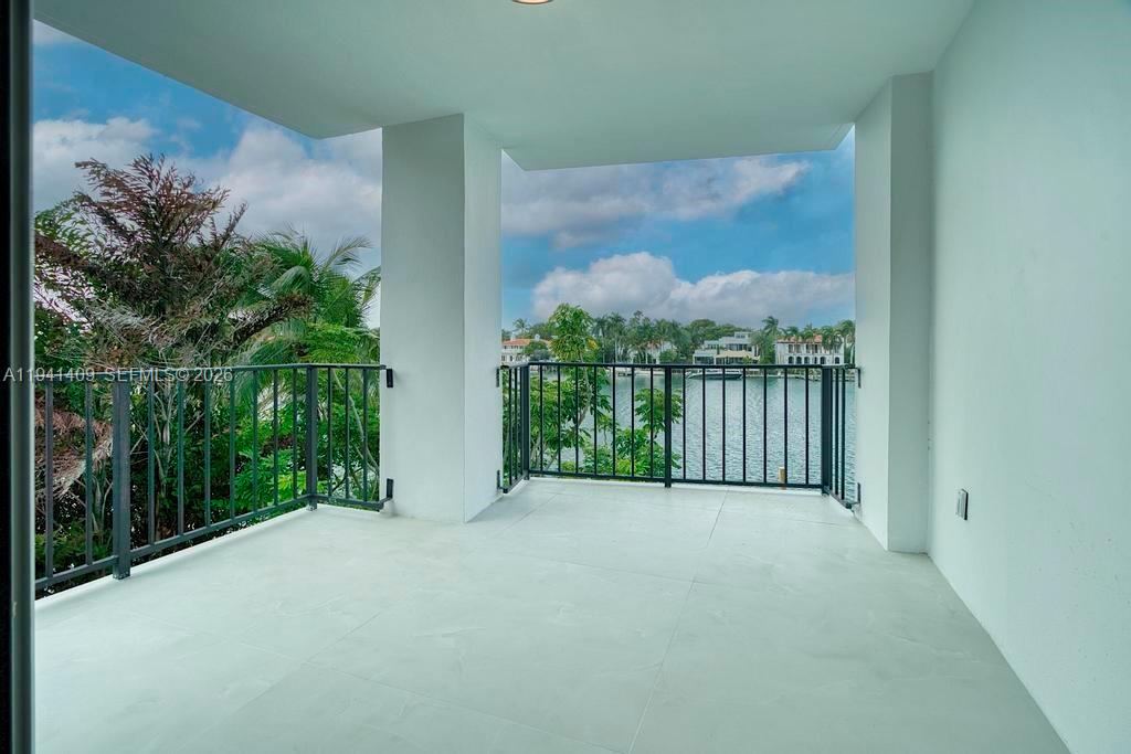 Miami Beach FL 33140 - A11941409