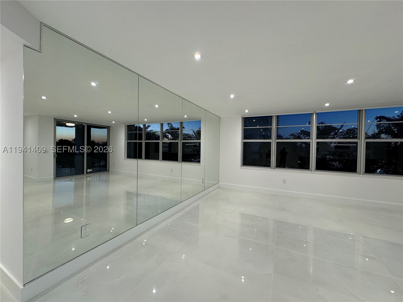 Miami Beach FL 33140 - A11941409