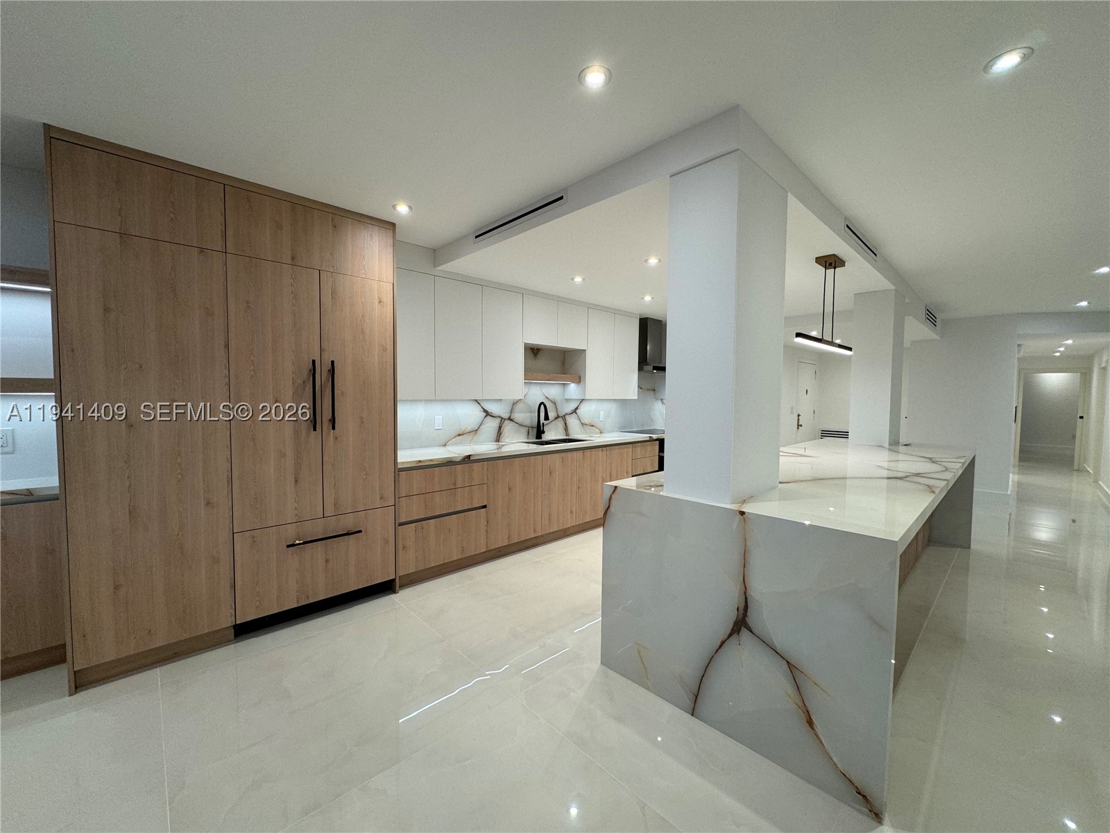 Miami Beach FL 33140 - A11941409