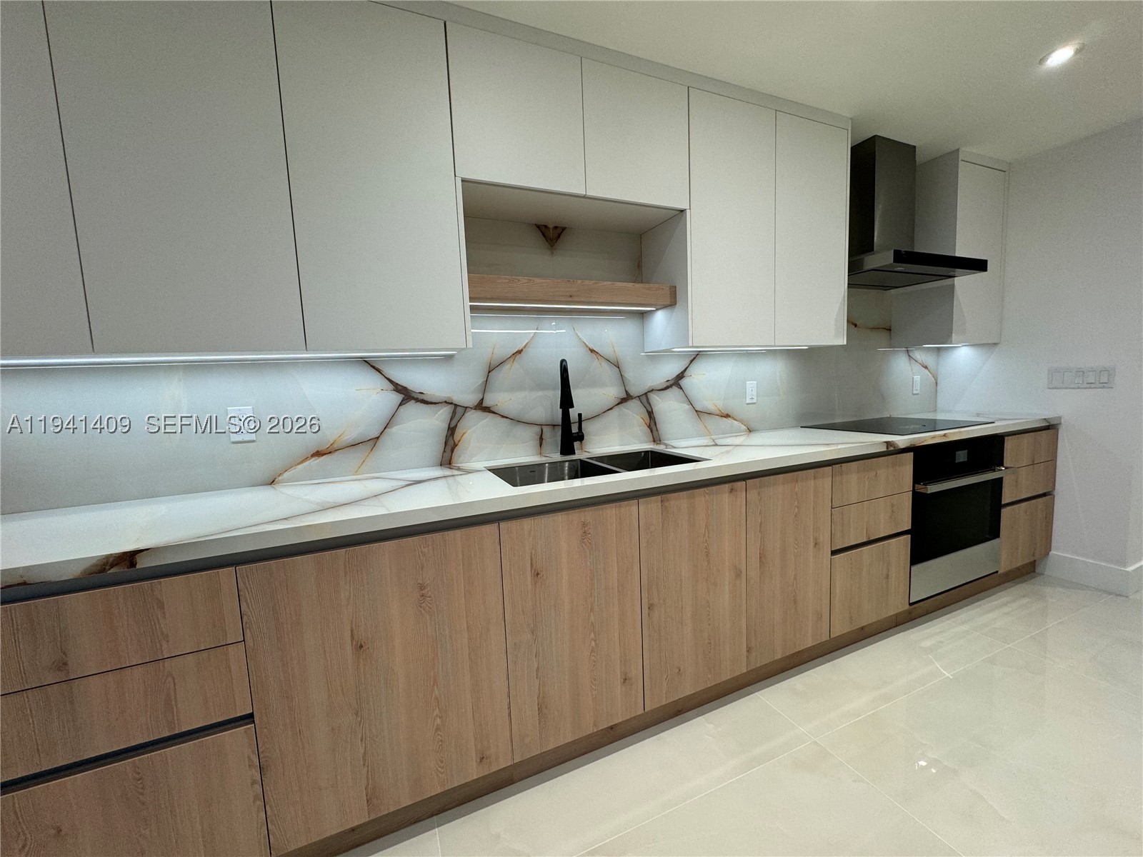 Miami Beach FL 33140 - A11941409
