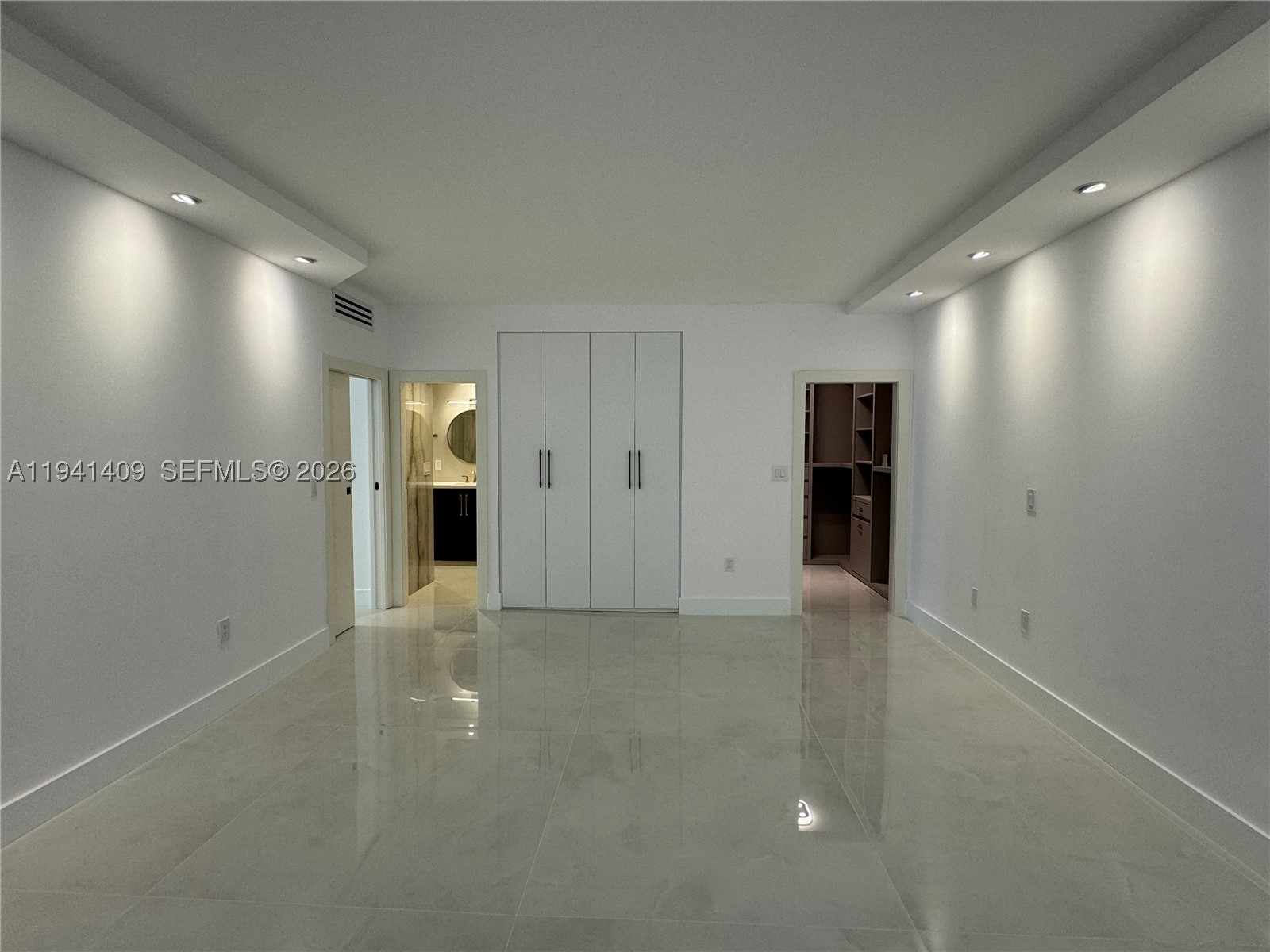 Miami Beach FL 33140 - A11941409
