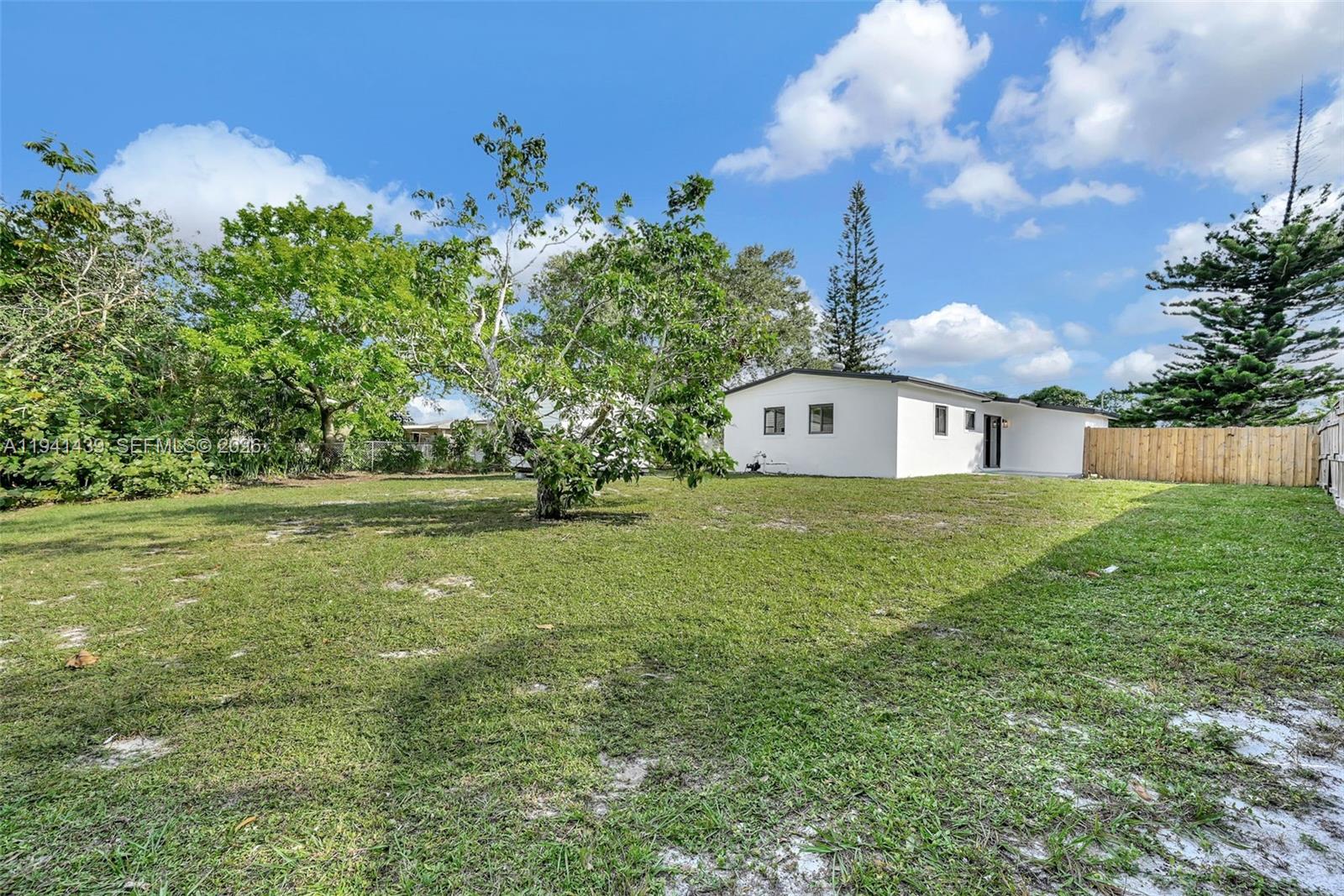 2931 NW 190th St, Miami Gardens FL 33056