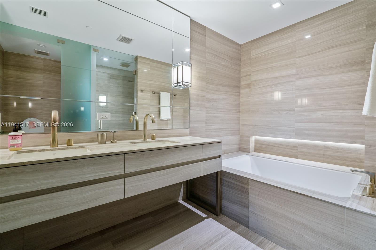 18975 Collins Ave #1104, Sunny Isles Beach FL 33160