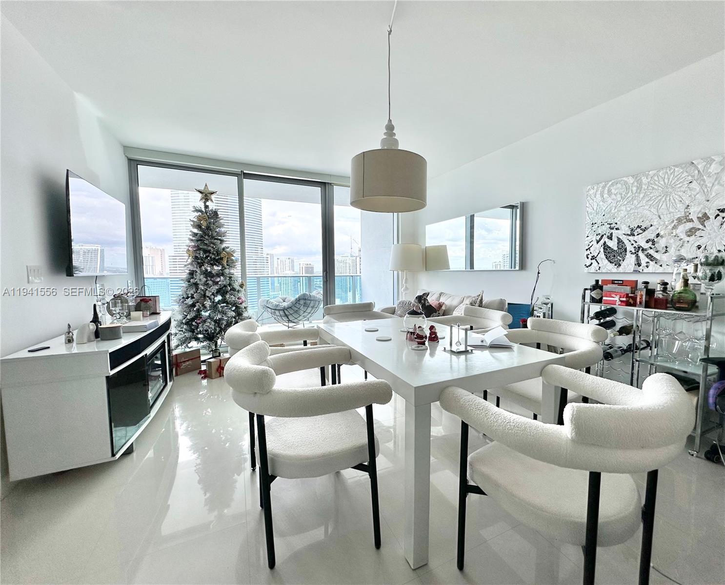 200 Biscayne Boulevard Way #3514, Miami FL 33131