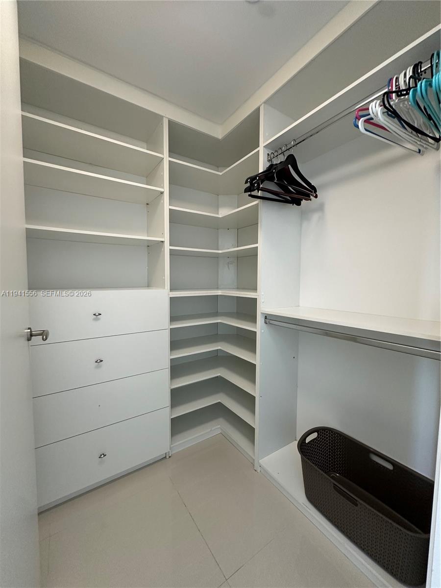 200 Biscayne Boulevard Way #3514, Miami FL 33131