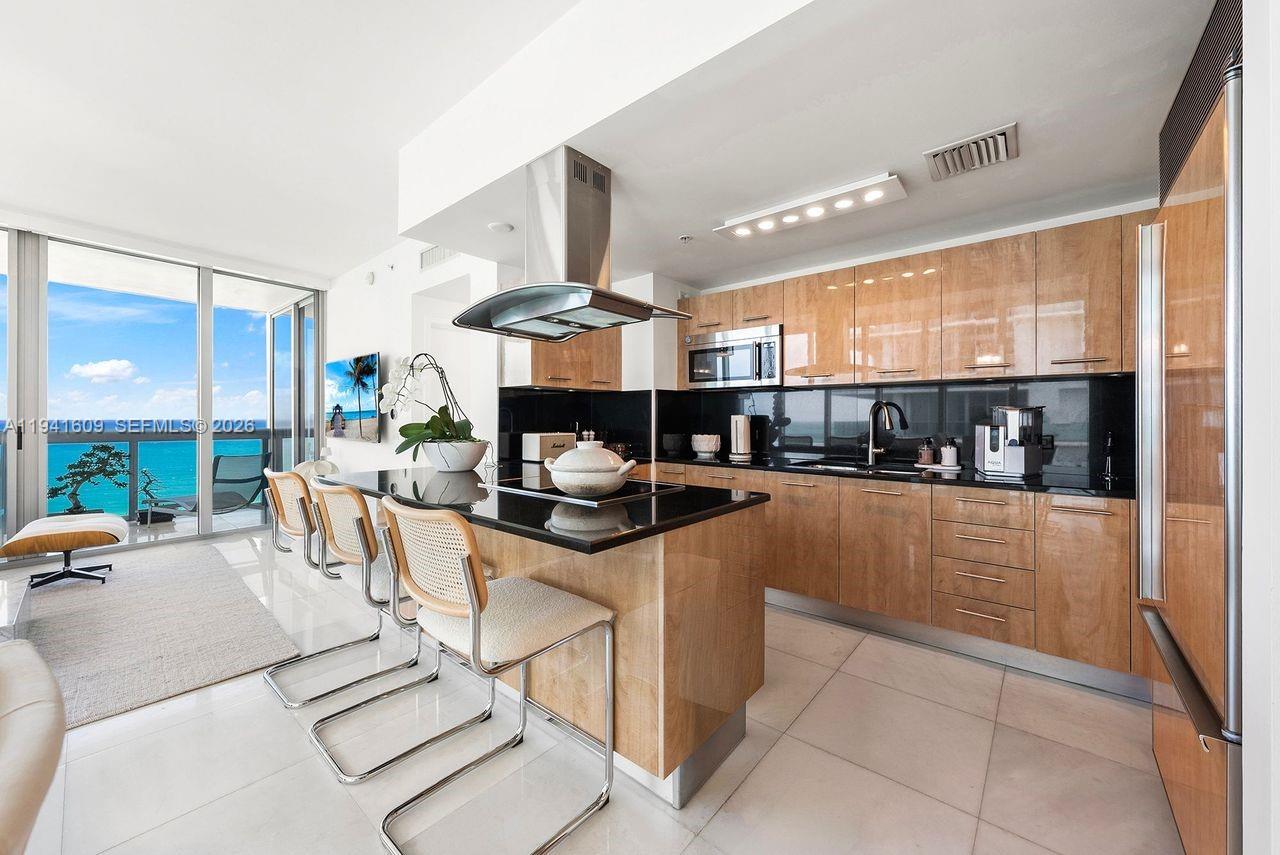 6899 Collins Ave #1205, Miami Beach FL 33141