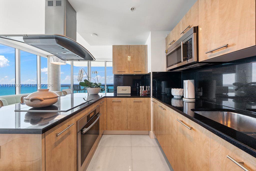 6899 Collins Ave #1205, Miami Beach FL 33141