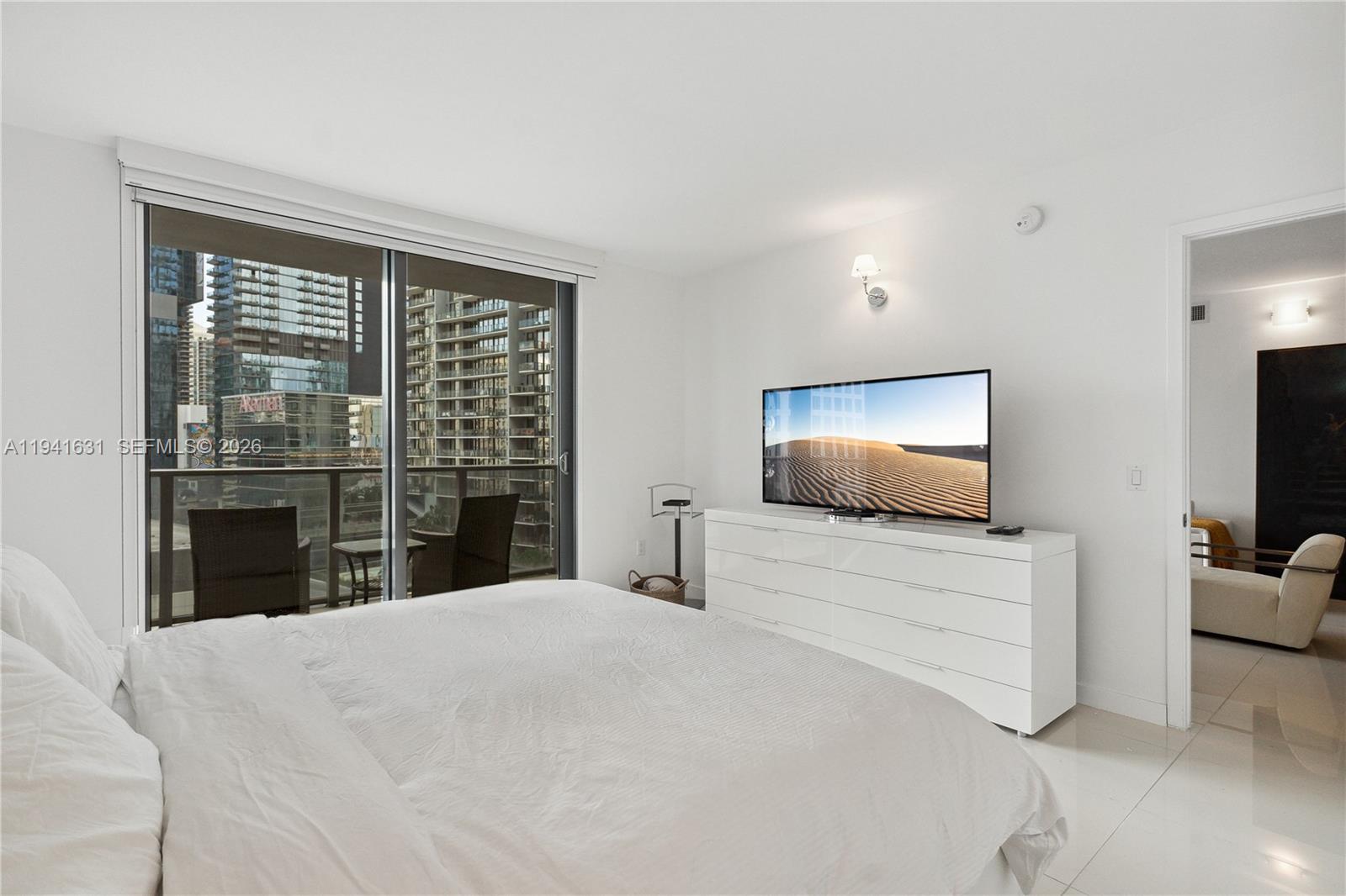 31 SE 6 #2007, Miami FL 33131