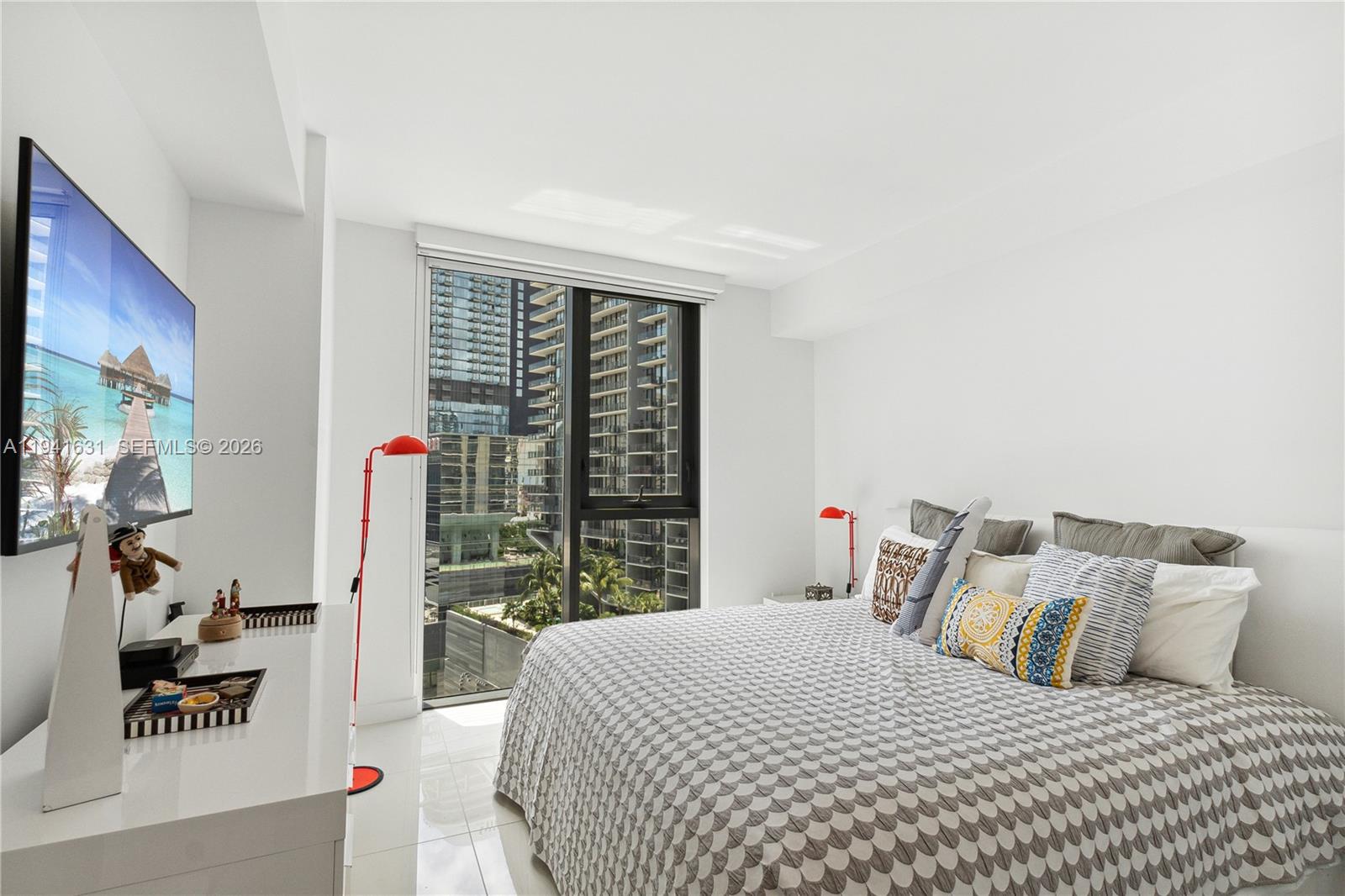 31 SE 6 #2007, Miami FL 33131
