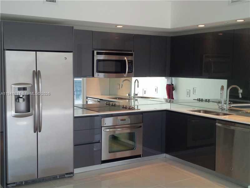 31 SE 6 #2007, Miami FL 33131