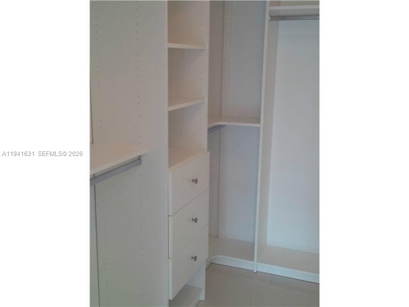 31 SE 6 #2007, Miami FL 33131