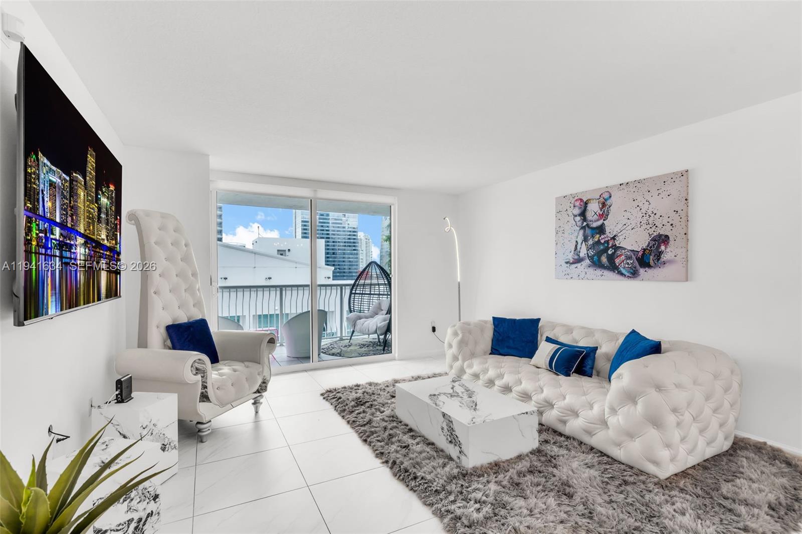 1200 Brickell Bay Dr #2807, Miami FL 33131