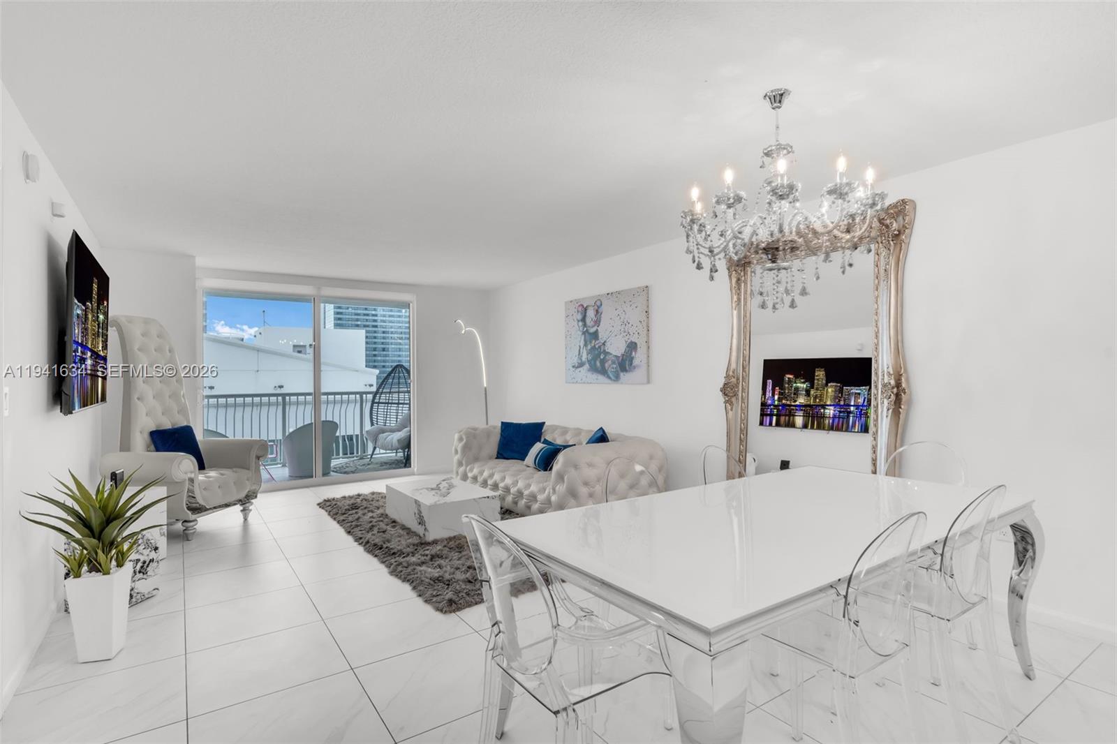 1200 Brickell Bay Dr #2807, Miami FL 33131