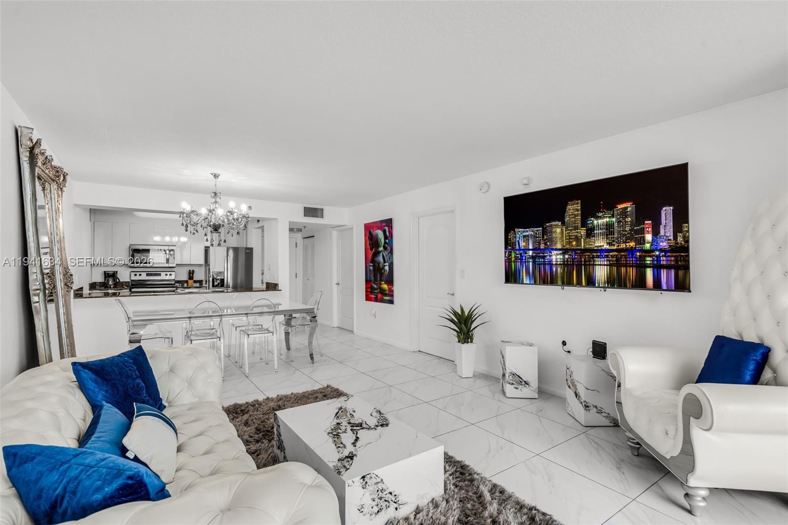 1200 Brickell Bay Dr #2807, Miami FL 33131