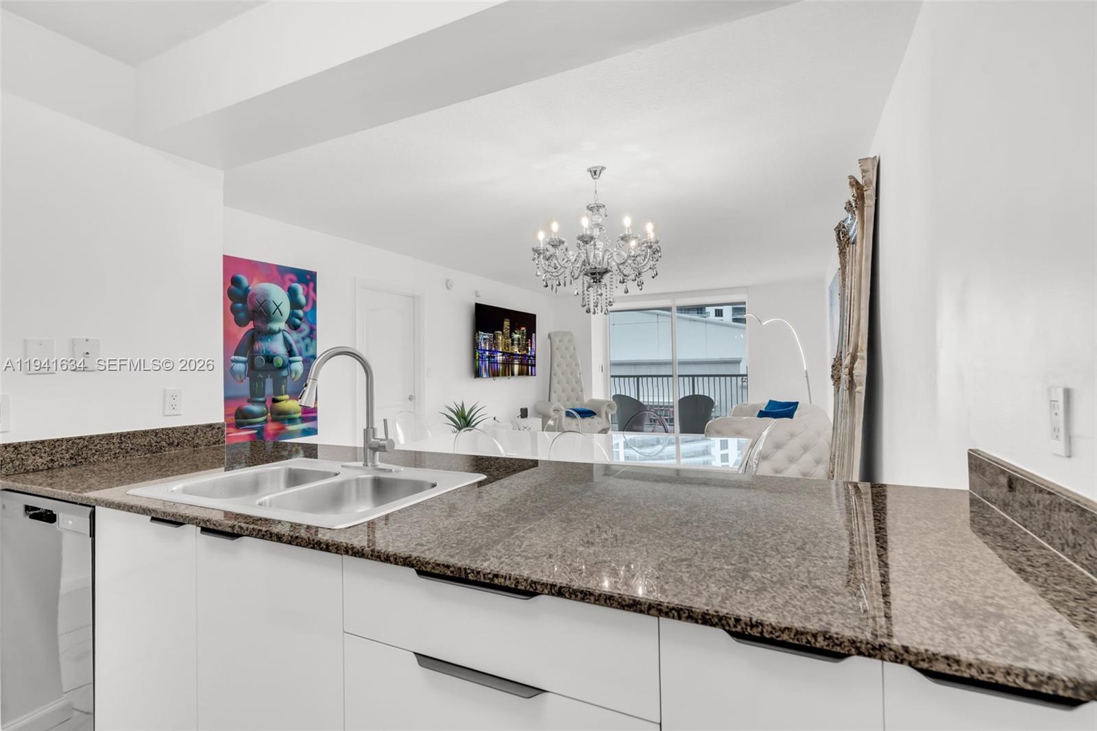 1200 Brickell Bay Dr #2807, Miami FL 33131