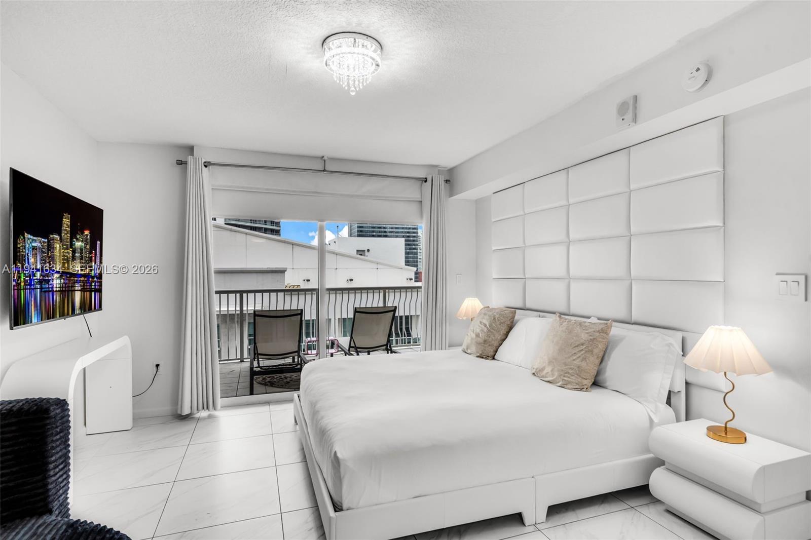 1200 Brickell Bay Dr #2807, Miami FL 33131