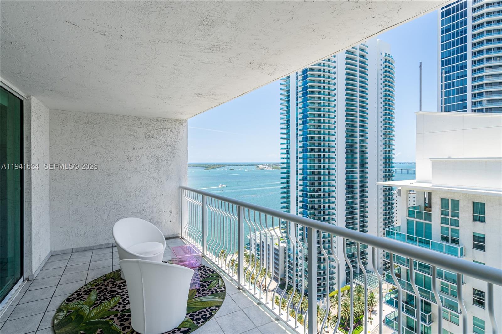 1200 Brickell Bay Dr #2807, Miami FL 33131