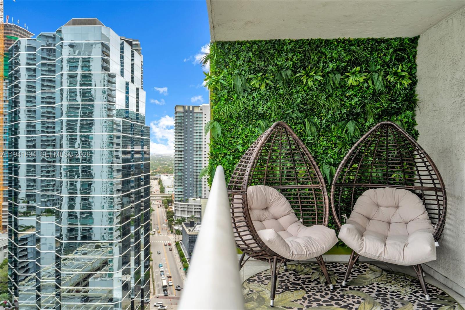 1200 Brickell Bay Dr #2807, Miami FL 33131
