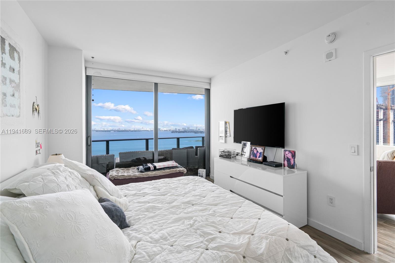 460 NE 28 ST #3008, Miami FL 33137