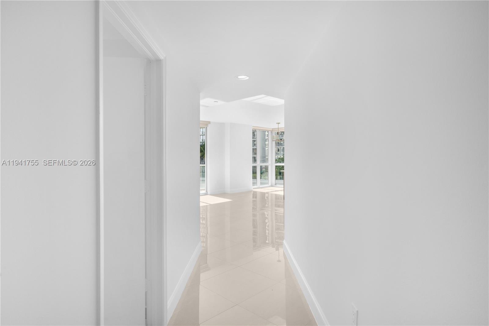 55 SE 6 ST #1202, Miami FL 33131
