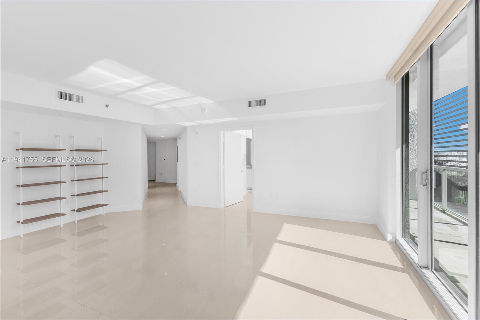 55 SE 6 ST #1202, Miami FL 33131