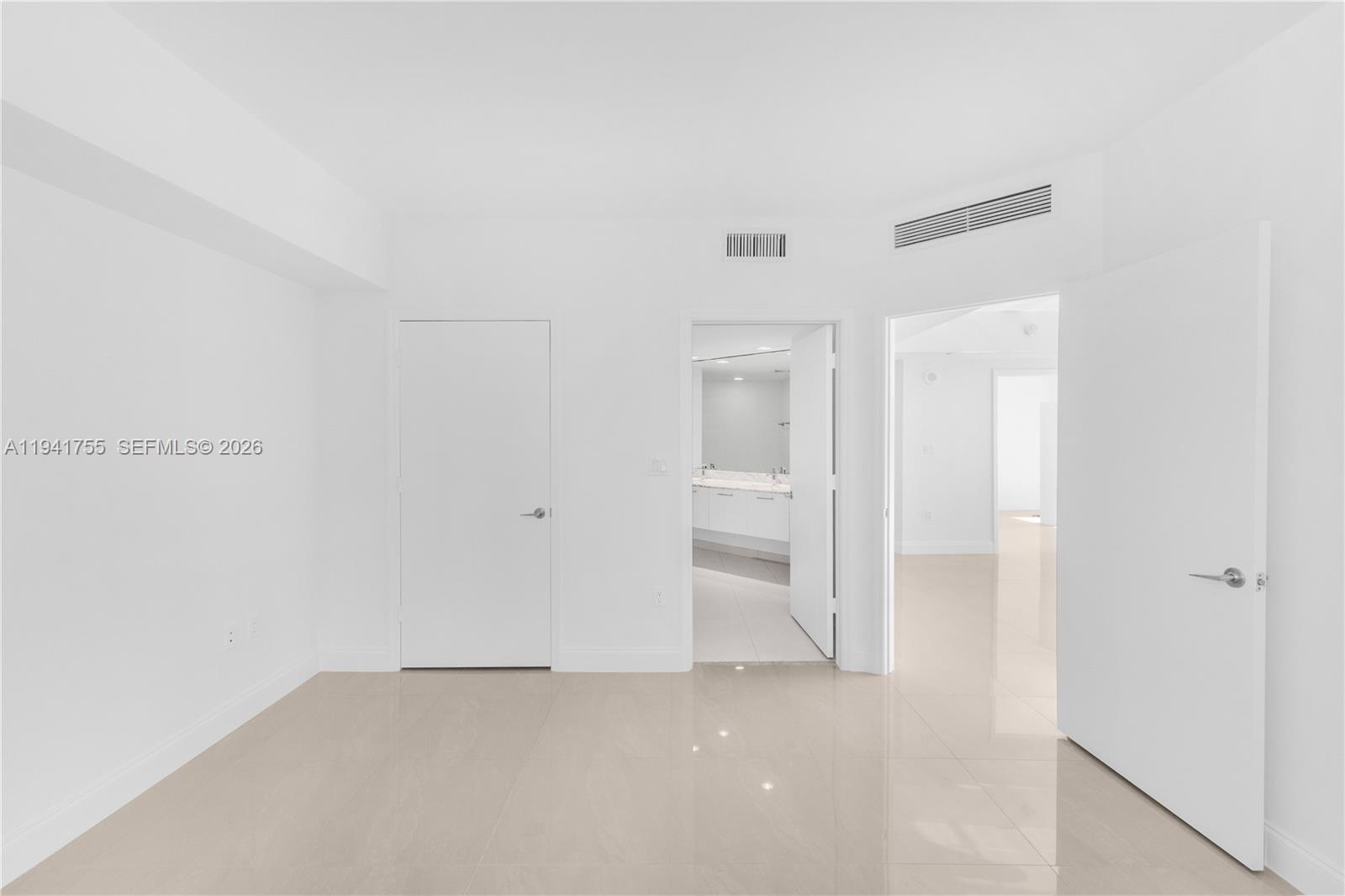 55 SE 6 ST #1202, Miami FL 33131