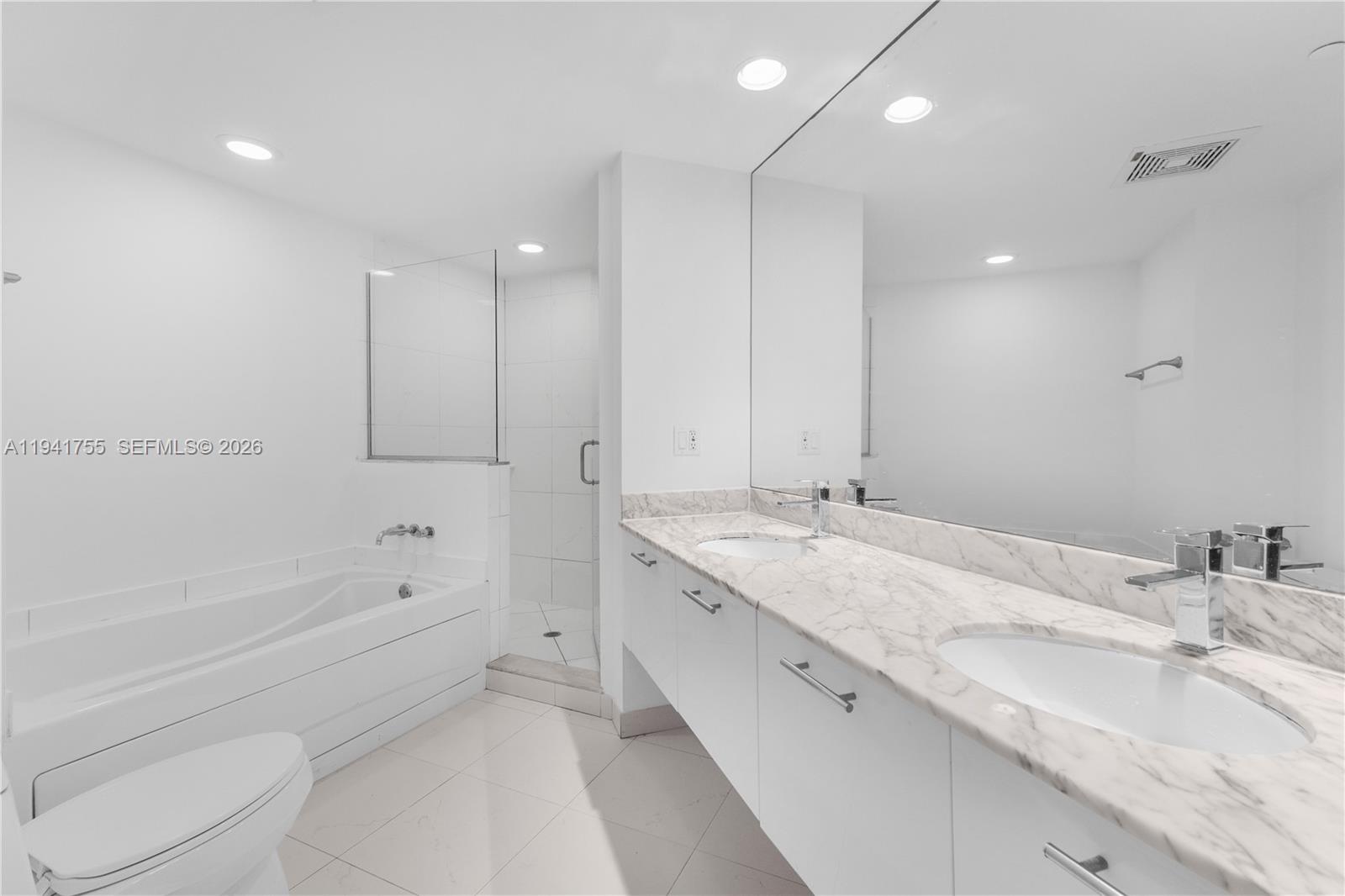 55 SE 6 ST #1202, Miami FL 33131