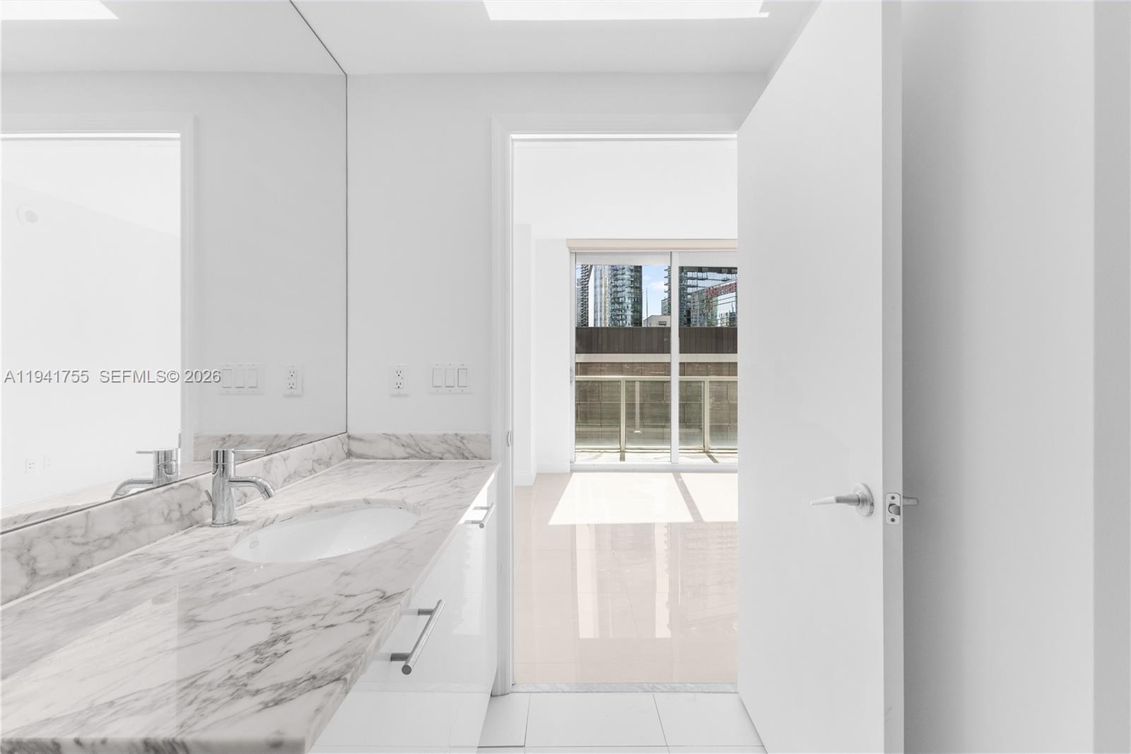 55 SE 6 ST #1202, Miami FL 33131