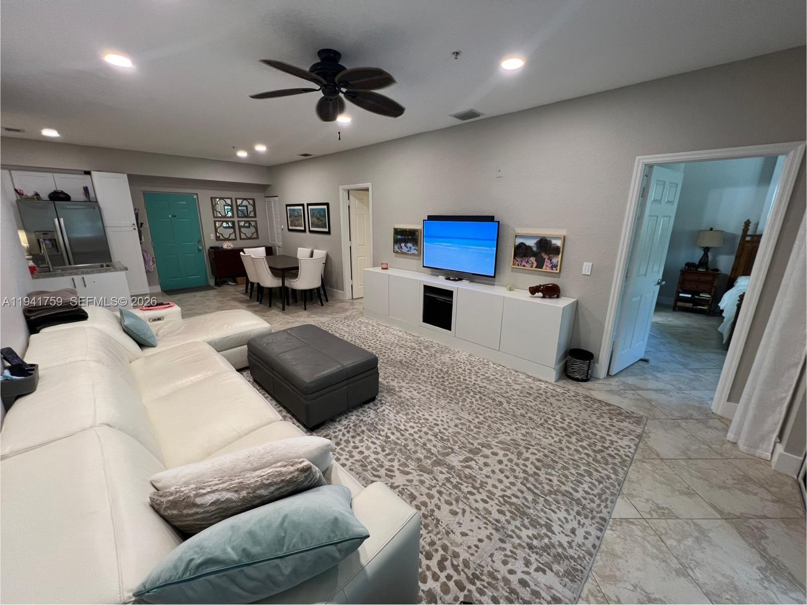 75 Gulfstream Rd #211B, Dania Beach FL 33004