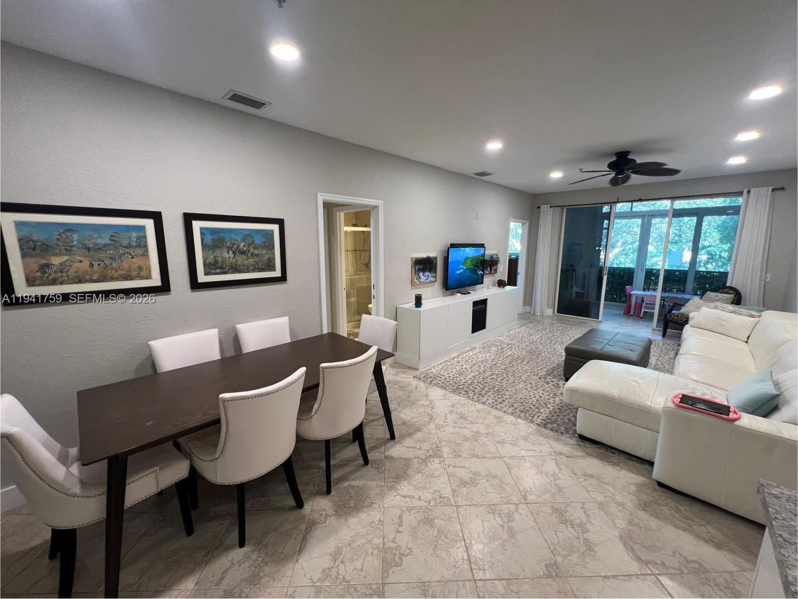 75 Gulfstream Rd #211B, Dania Beach FL 33004