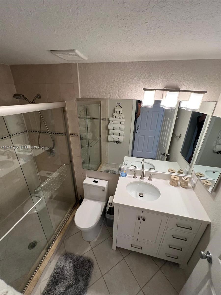 75 Gulfstream Rd #211B, Dania Beach FL 33004