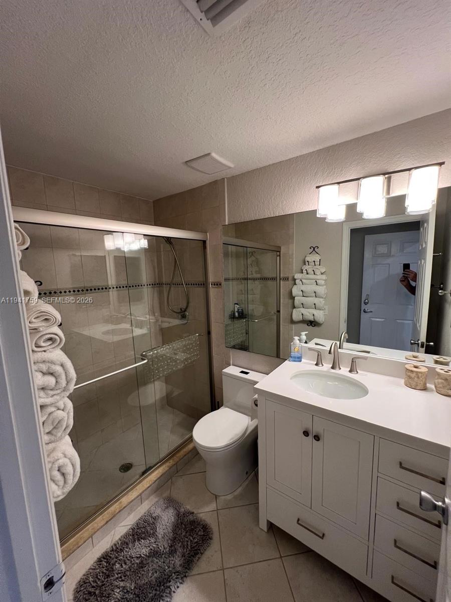 75 Gulfstream Rd #211B, Dania Beach FL 33004