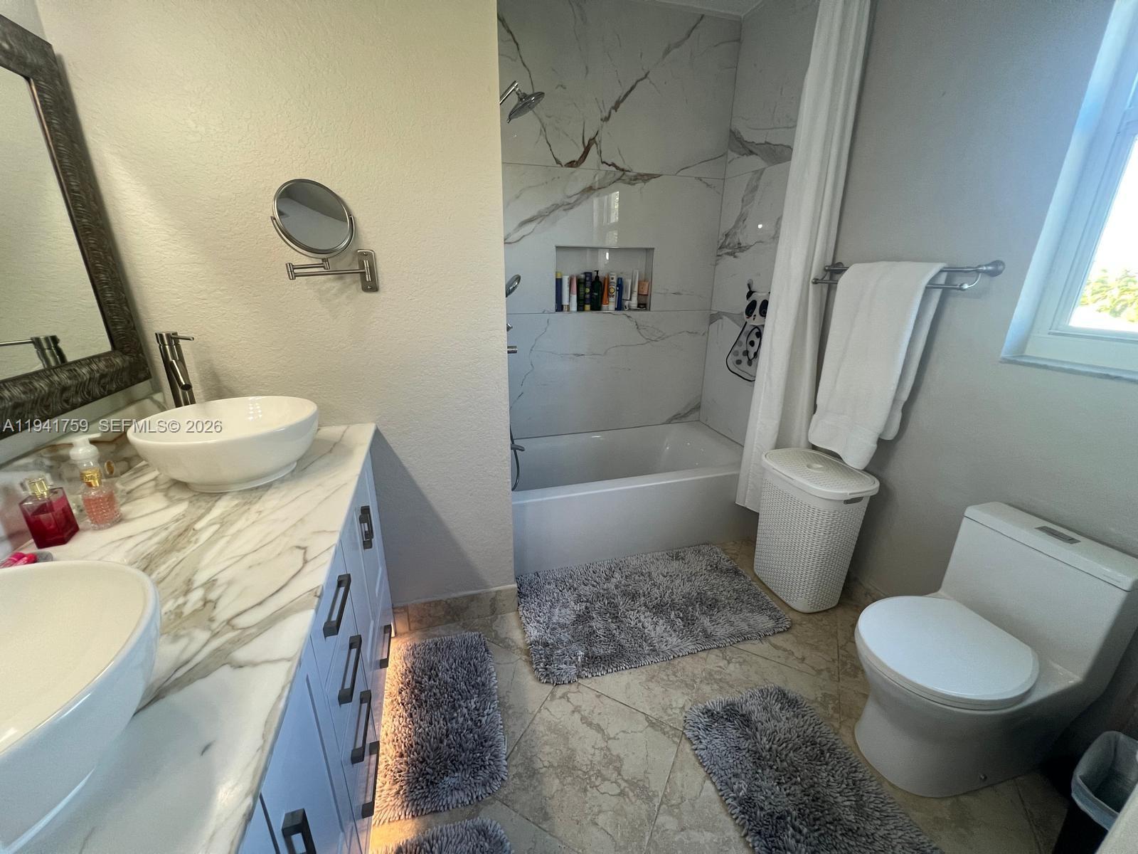 75 Gulfstream Rd #211B, Dania Beach FL 33004