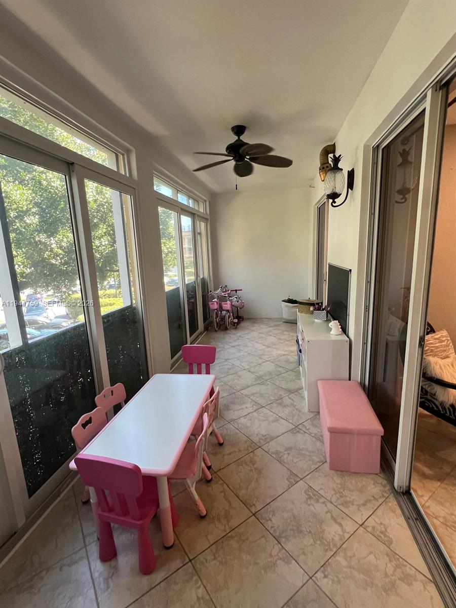 75 Gulfstream Rd #211B, Dania Beach FL 33004