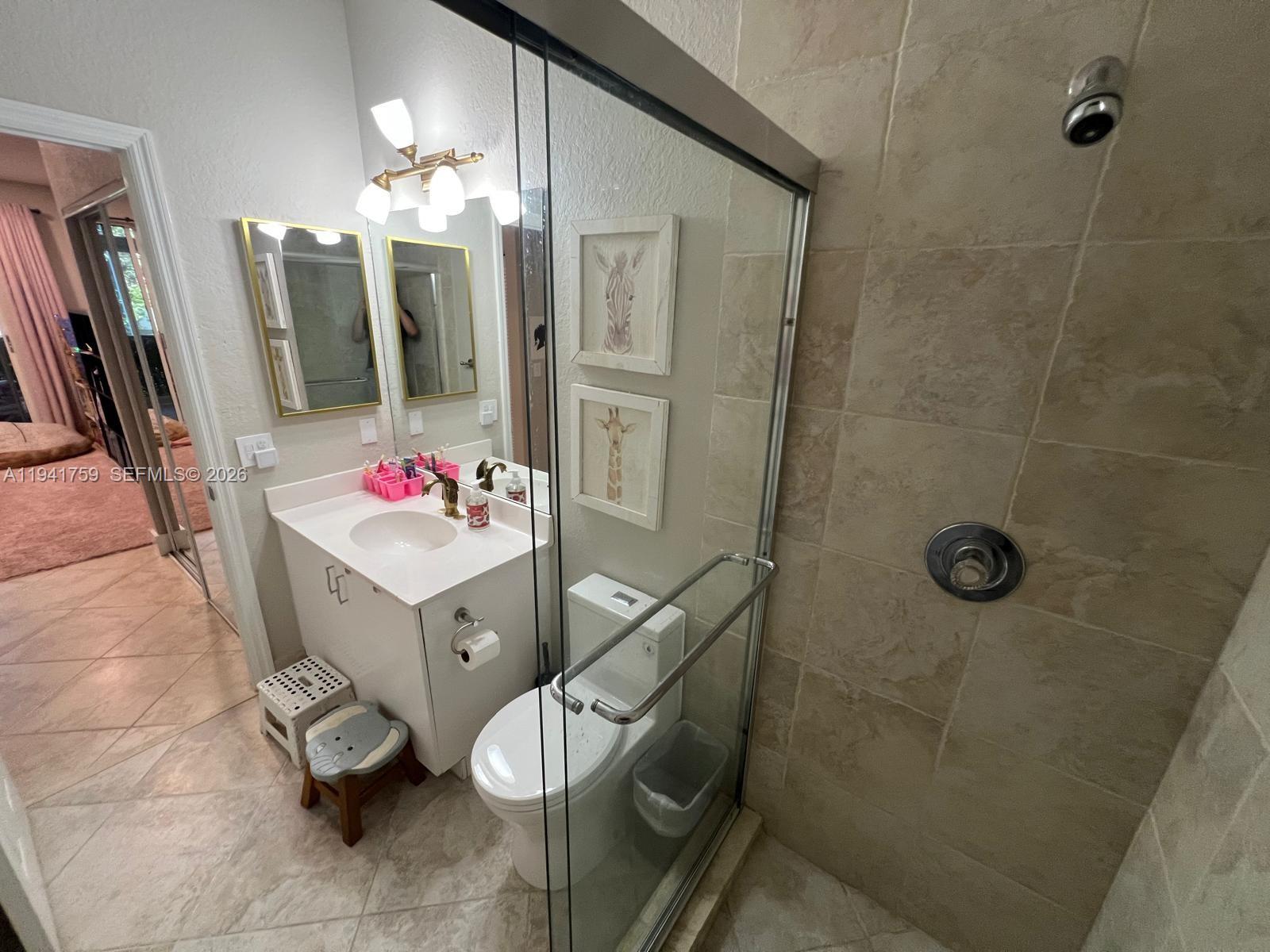 75 Gulfstream Rd #211B, Dania Beach FL 33004