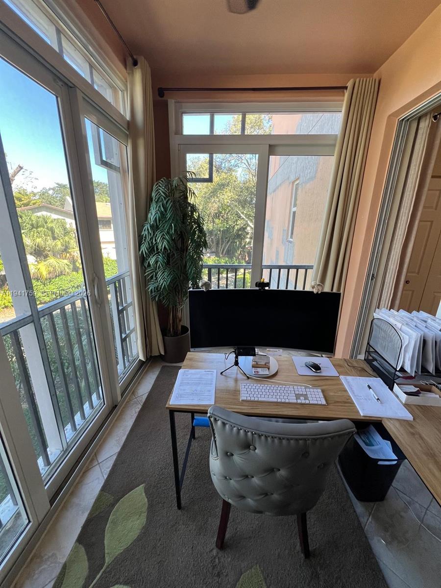 75 Gulfstream Rd #211B, Dania Beach FL 33004