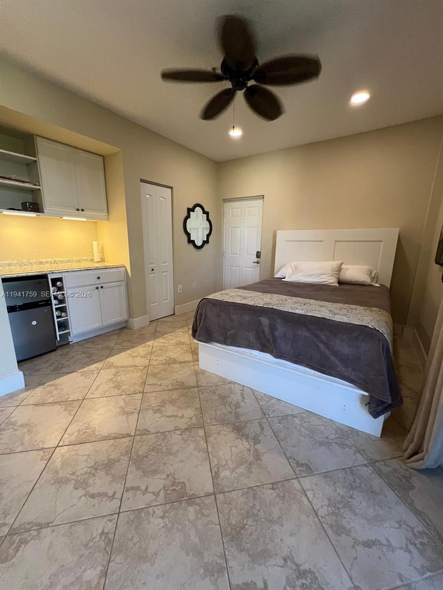 75 Gulfstream Rd #211B, Dania Beach FL 33004