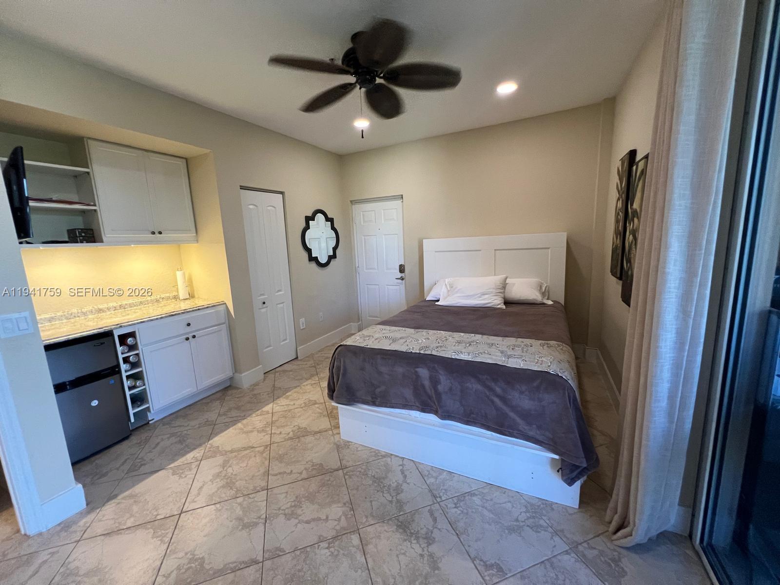 75 Gulfstream Rd #211B, Dania Beach FL 33004