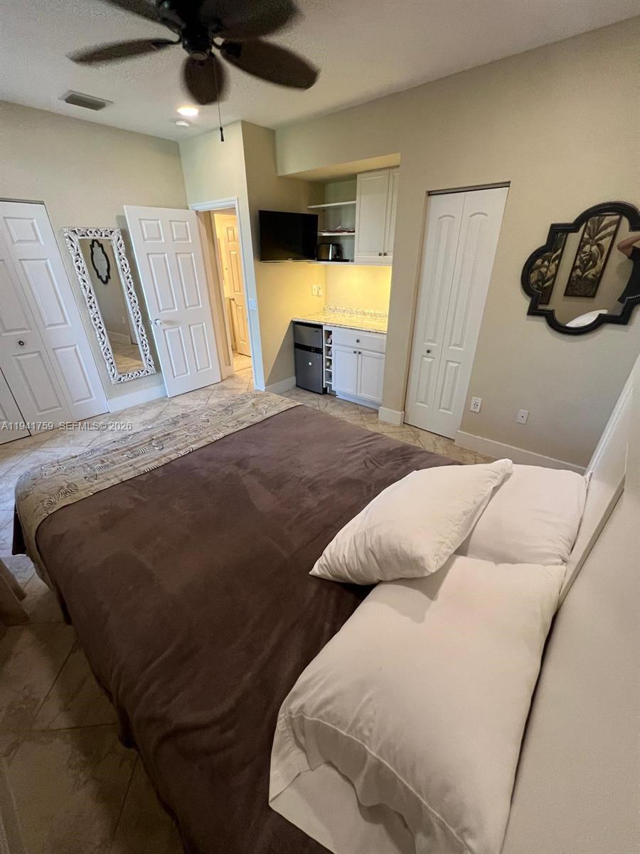 75 Gulfstream Rd #211B, Dania Beach FL 33004