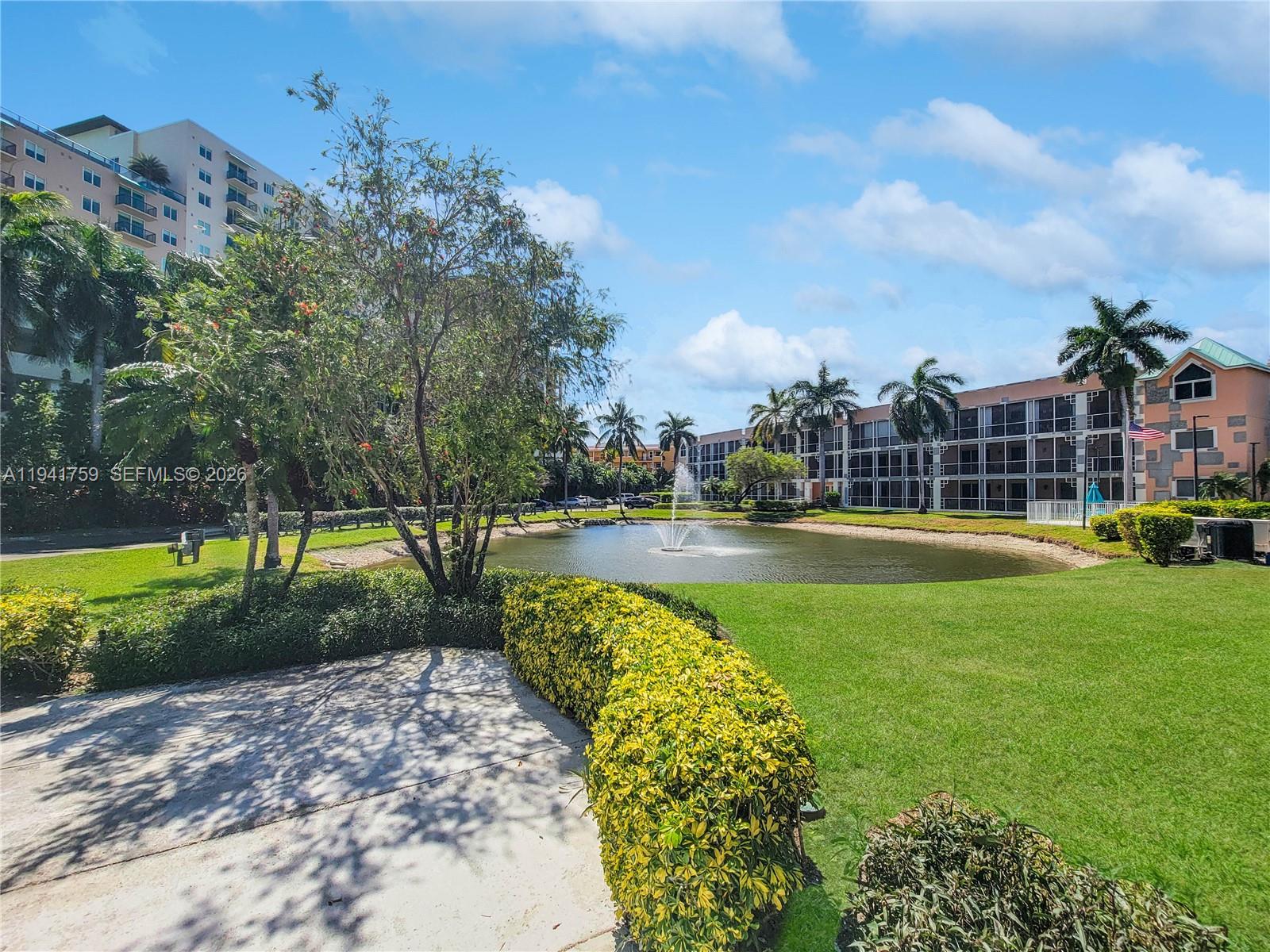 75 Gulfstream Rd #211B, Dania Beach FL 33004