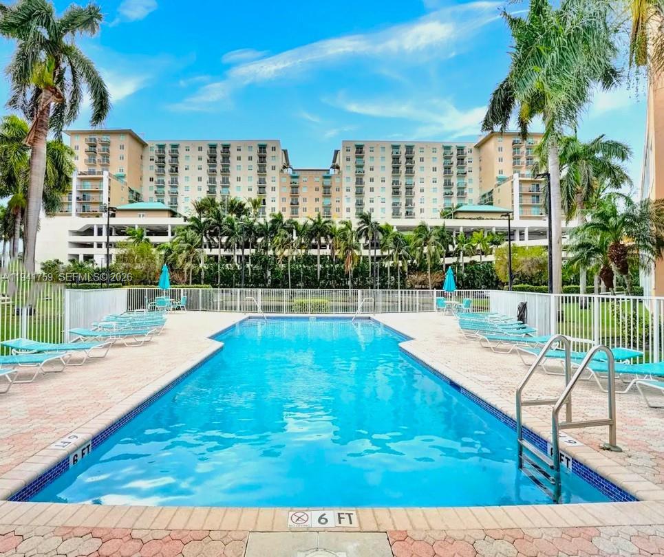 75 Gulfstream Rd #211B, Dania Beach FL 33004