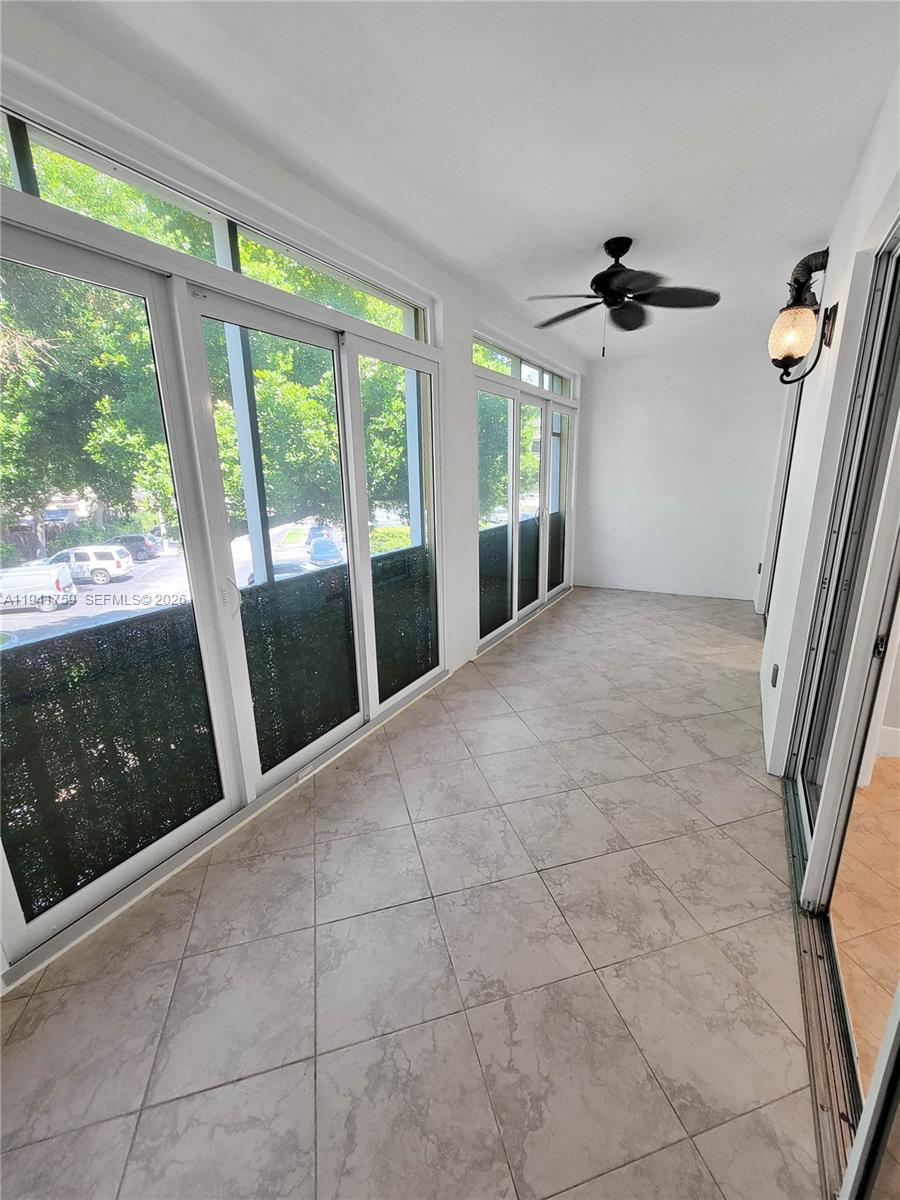 75 Gulfstream Rd #211B, Dania Beach FL 33004
