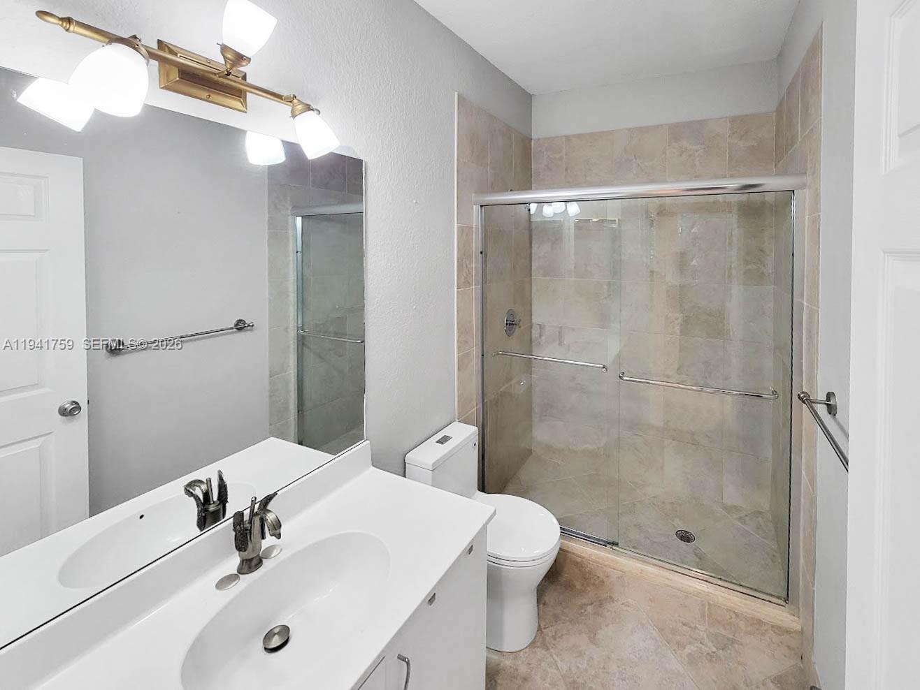 75 Gulfstream Rd #211B, Dania Beach FL 33004