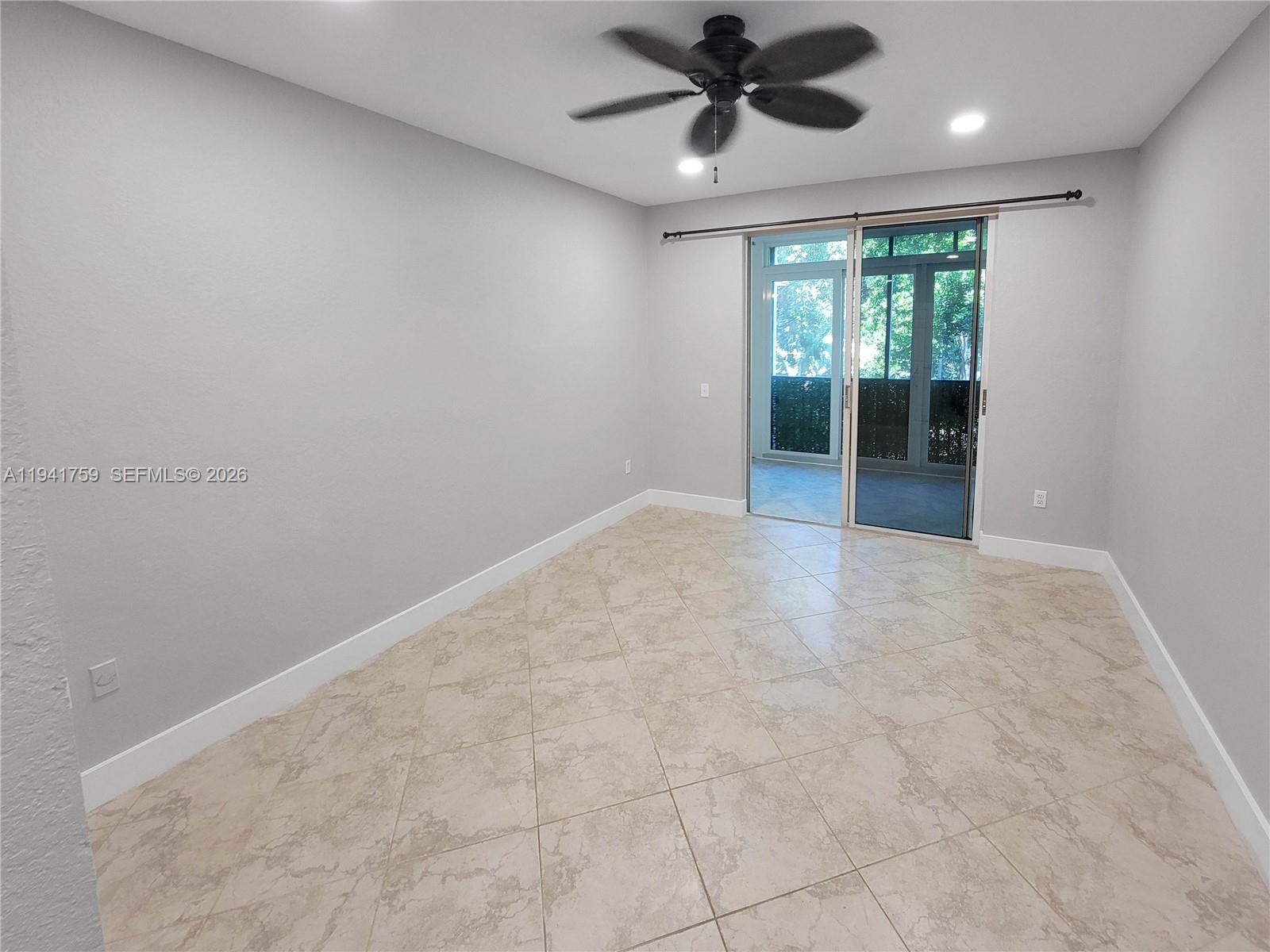 75 Gulfstream Rd #211B, Dania Beach FL 33004
