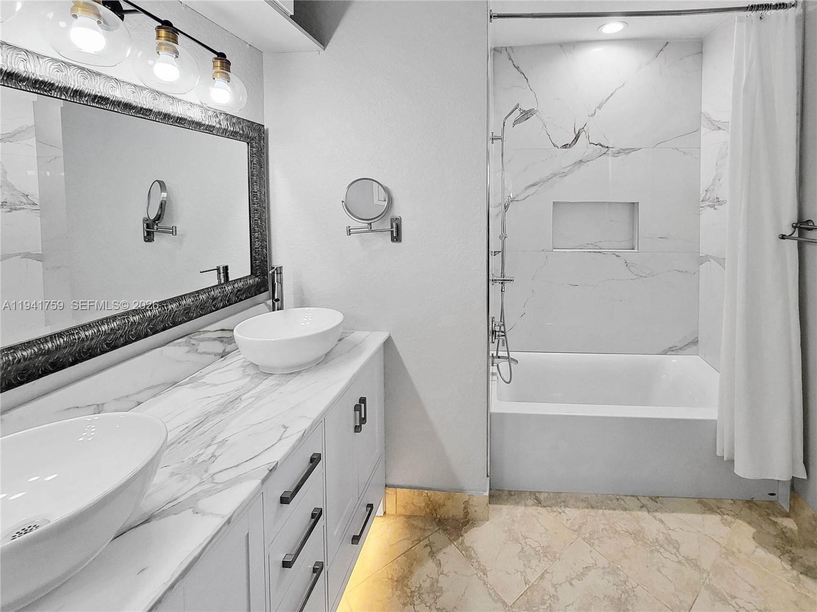 75 Gulfstream Rd #211B, Dania Beach FL 33004