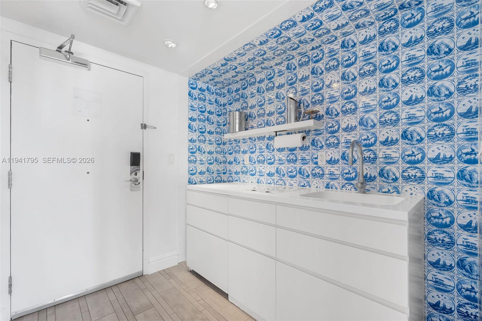 1100 West Ave #827, Miami Beach FL 33139