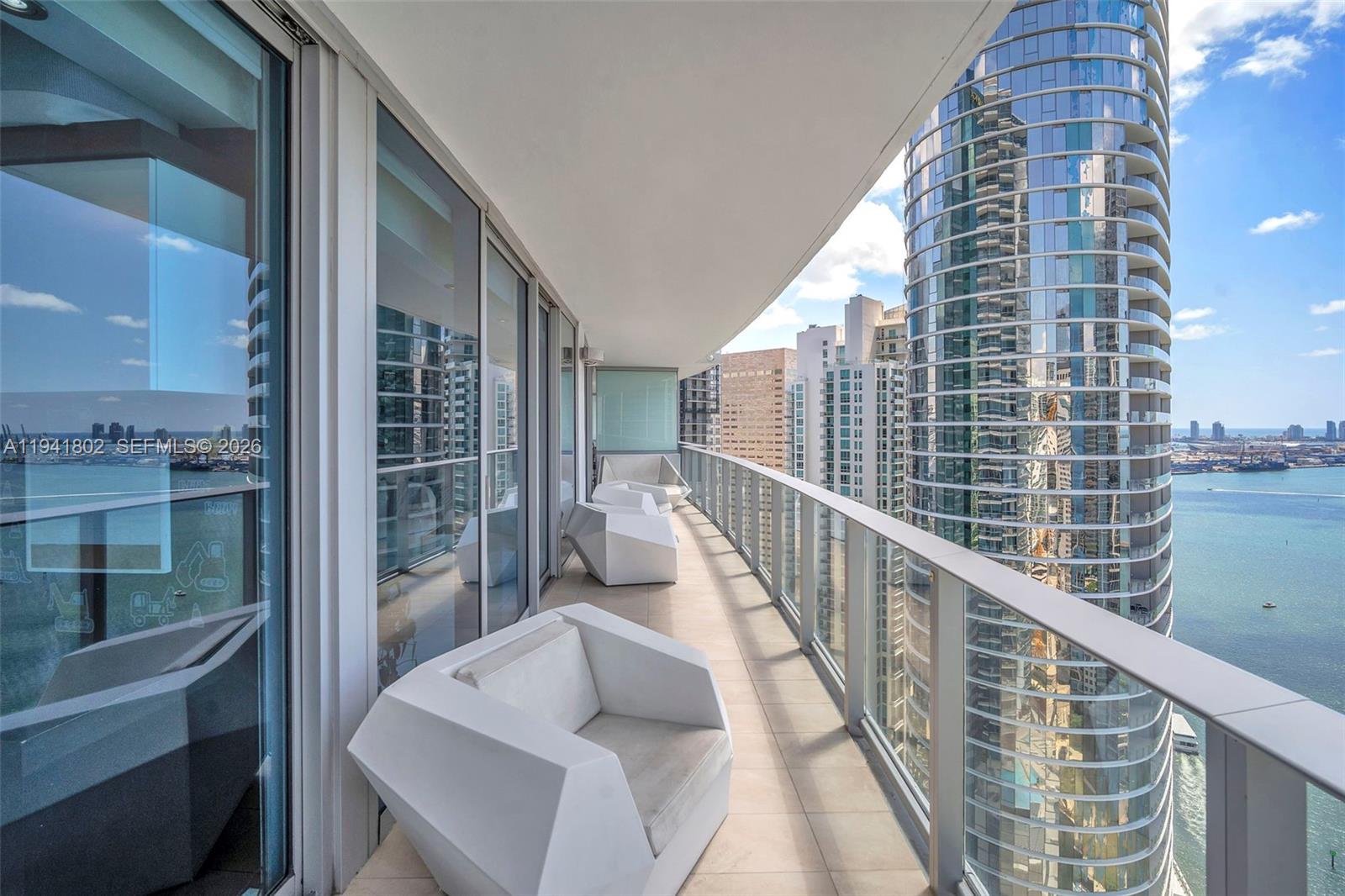 200 Biscayne Boulevard Way #3607, Miami FL 33131