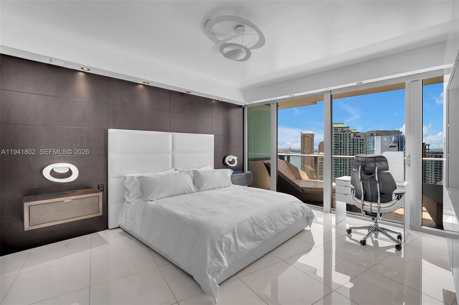 200 Biscayne Boulevard Way #3607, Miami FL 33131