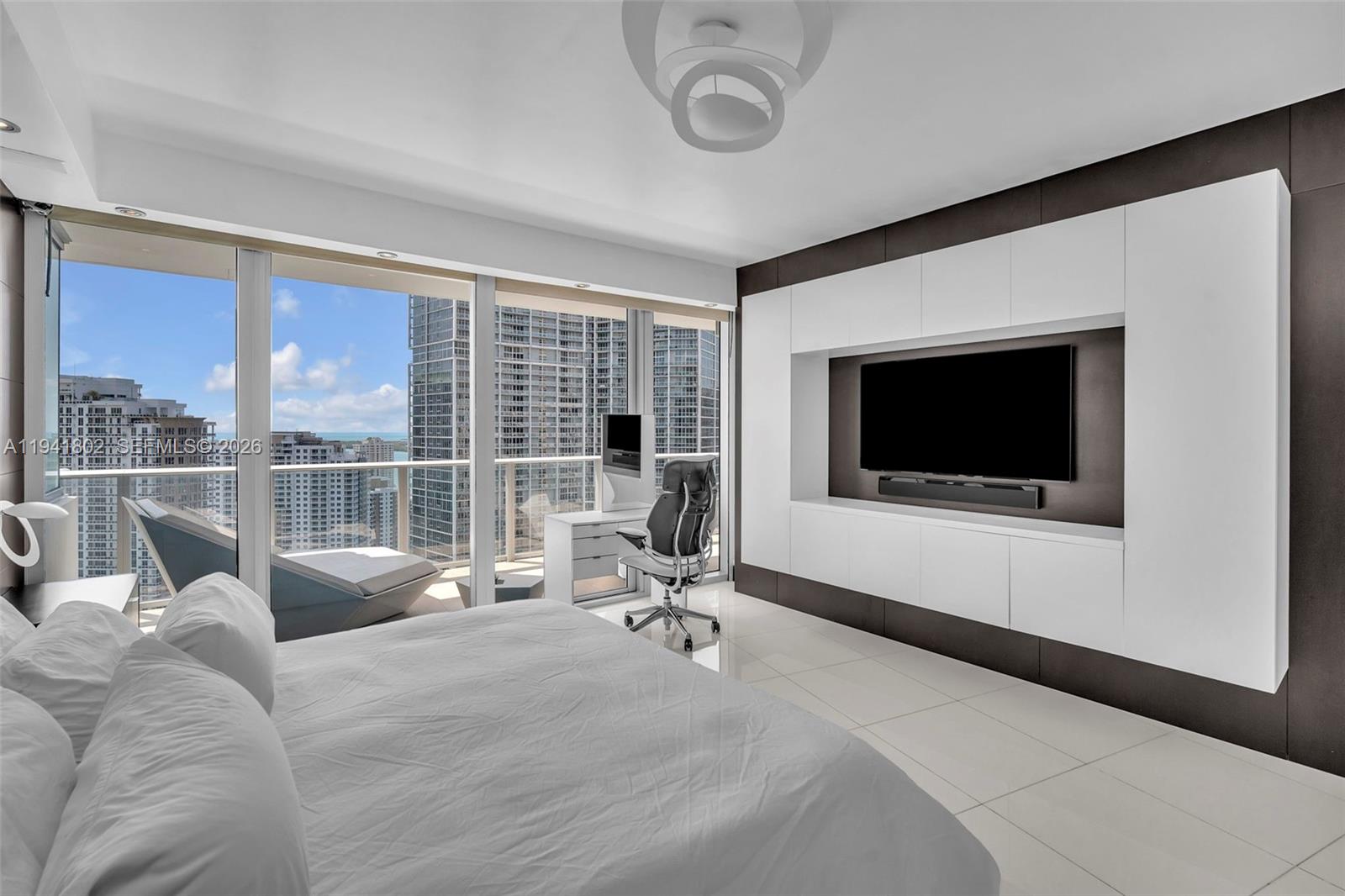 200 Biscayne Boulevard Way #3607, Miami FL 33131
