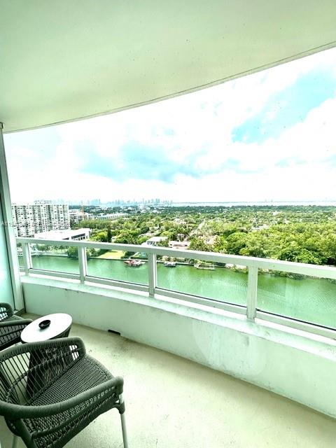 4401 Collins Ave #1817, Miami Beach FL 33140